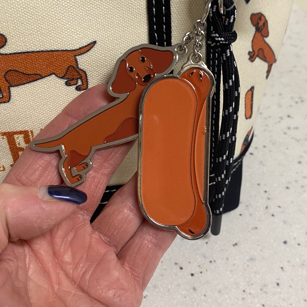NWT.  Aeropostale, canvas, dachshund handbag. - Picture 4 of 15